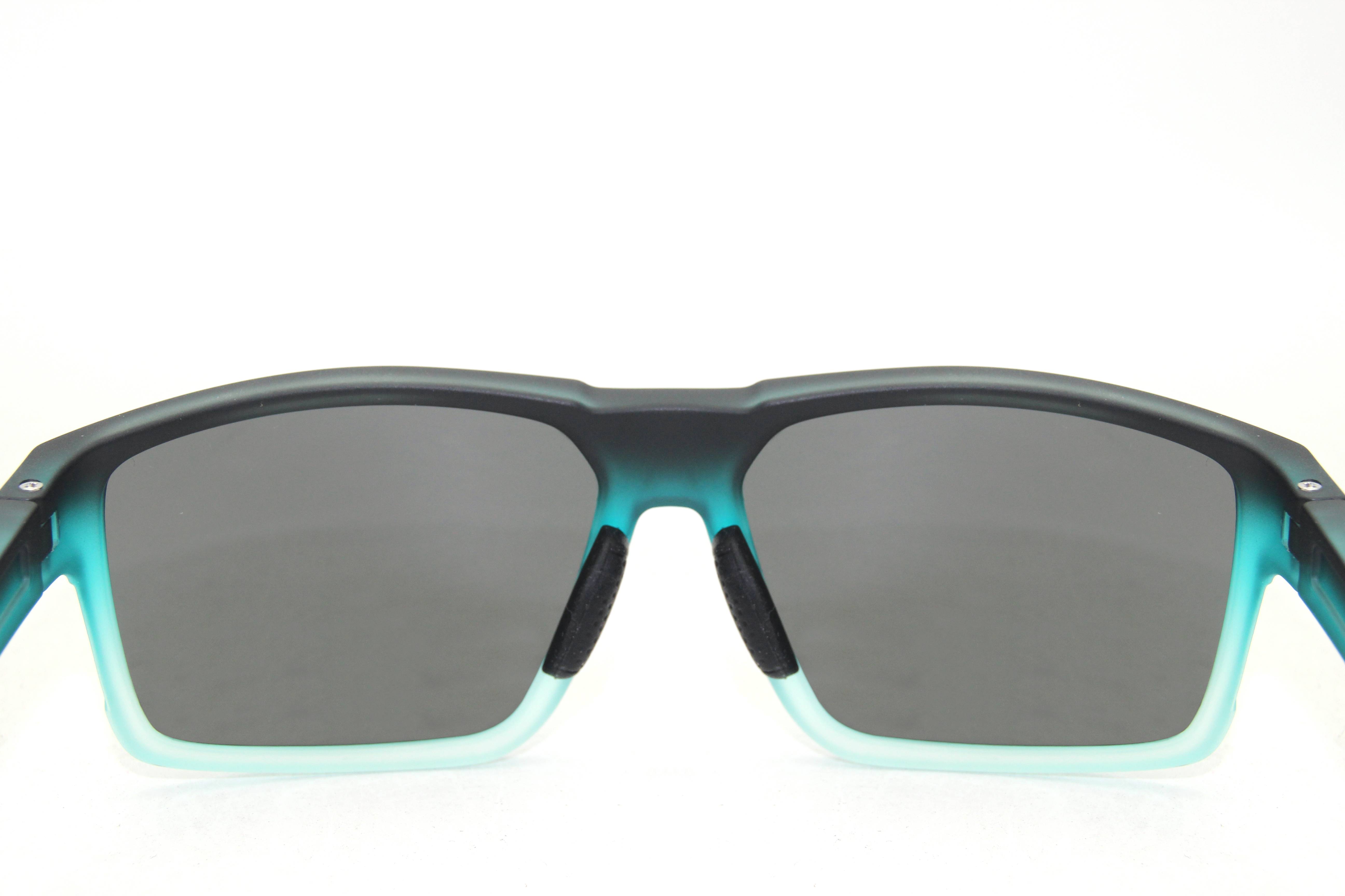 Merits:Cam hinge Matt finishing without painting Silicone Nose pads