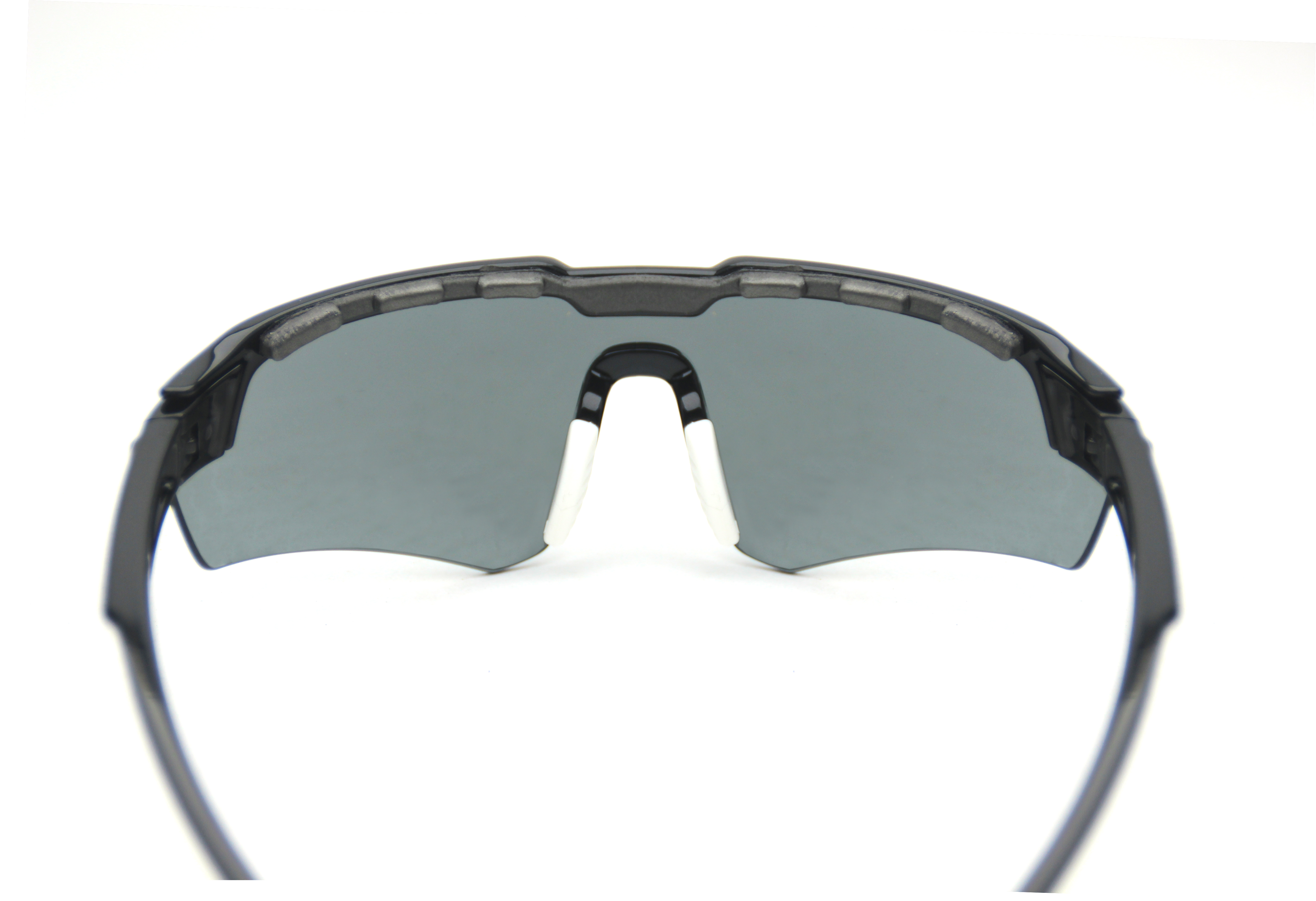 The sponge on front can decrease the impact and increases comfort glasses