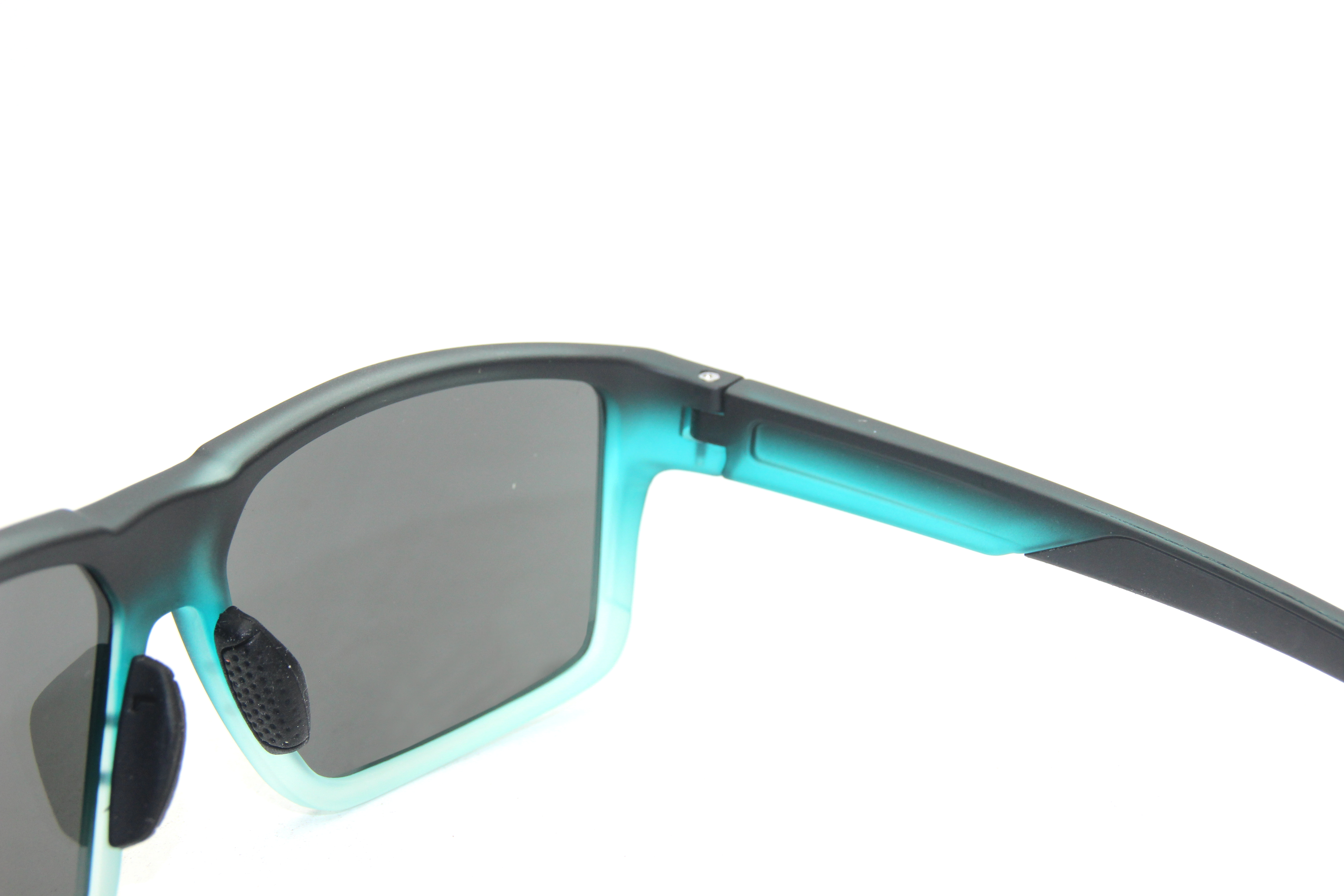 Merits:Cam hinge Matt finishing without painting Silicone Nose pads